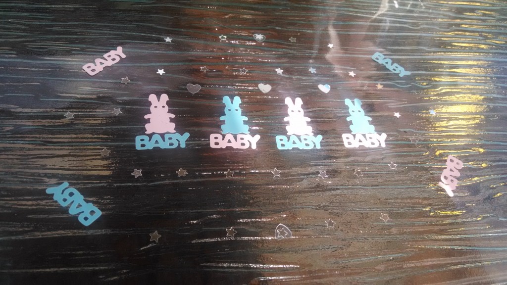 Baby shower confetti