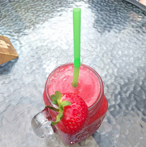 Strawberry and vanilla fruit crush