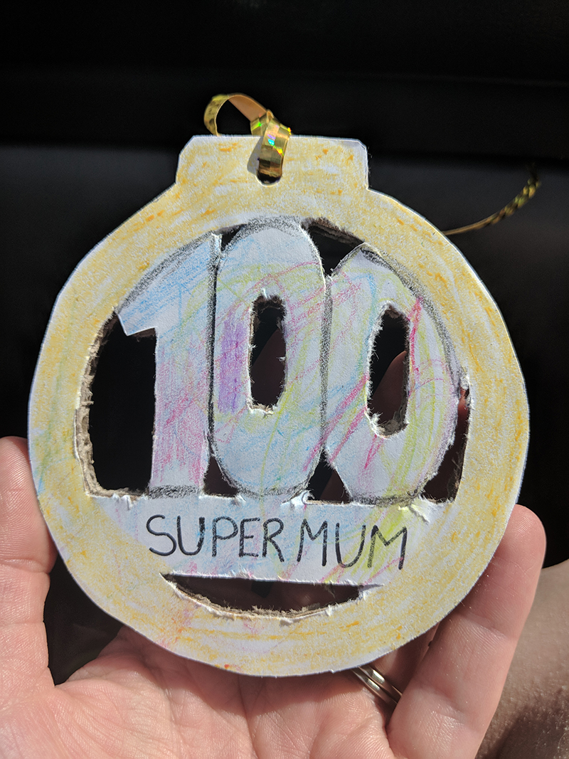 100 Supermum medal
