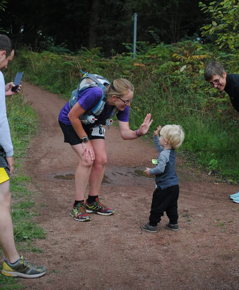 Hi fiving Oscar at the Robin Hood 100